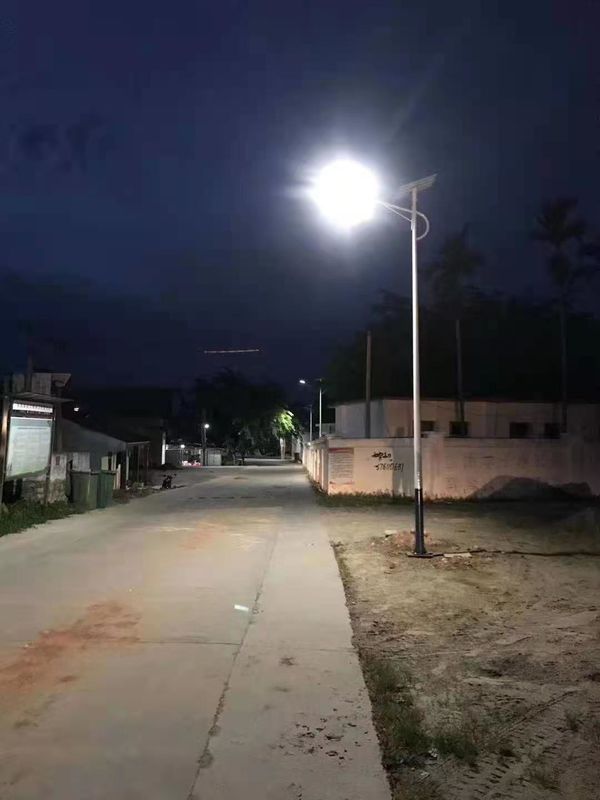 Tutto in 2 strada solare solare delle iluminazioni pubbliche 60W 80W LED accende l'iluminazione pubblica solare dei semi