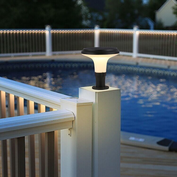 Luce solare alimentata solare della posta della luce LED del prato inglese della luce della decorazione della luce della colonna del LED