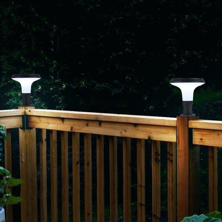 Luce solare alimentata solare della posta della luce LED del prato inglese della luce della decorazione della luce della colonna del LED