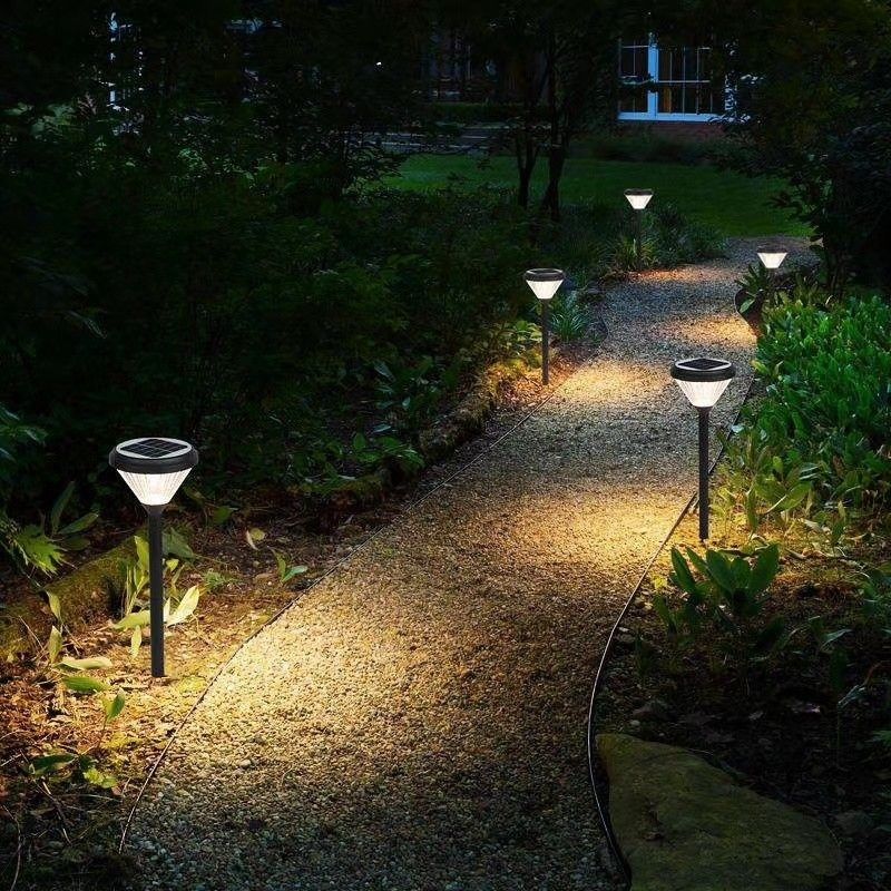 Le luci solari della piattaforma recintano Post Lights Outdoor che accende il giardino decorativo