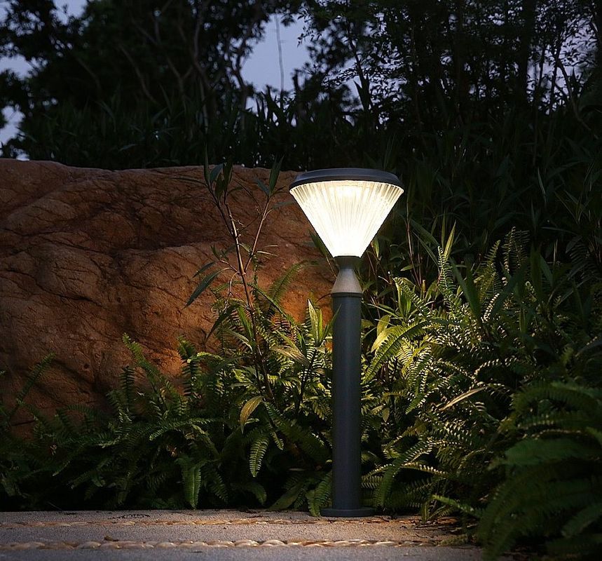 Lampadina solare Illuminazione per passerelle Illuminazione per esterni da giardino solare Impermeabile Luci da giardino per prato solare da cortile a LED impermeabili
