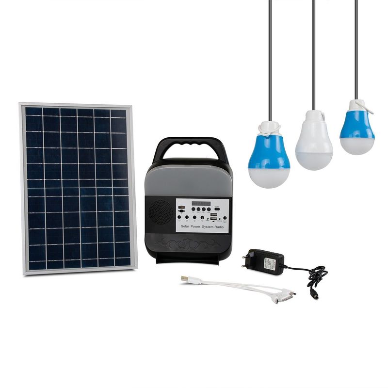 Sistema della generazione di energia solare piccolo che accende la montagna di campeggio di sport all'aperto che fa un'escursione quello telecomandato