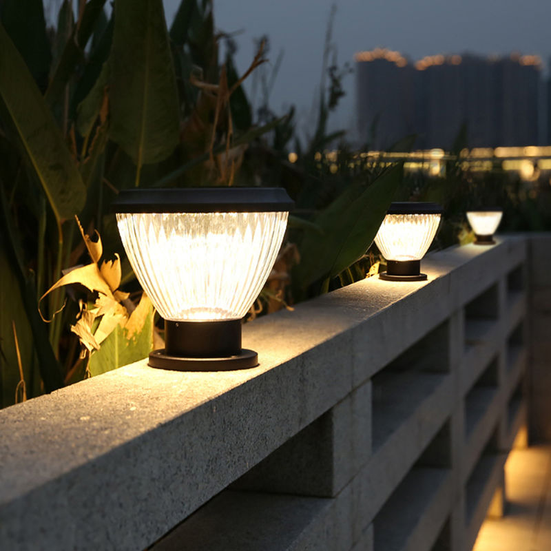 Decorazione impermeabile all'aperto solare tutta del giardino LED in una luce della colonna della lampada