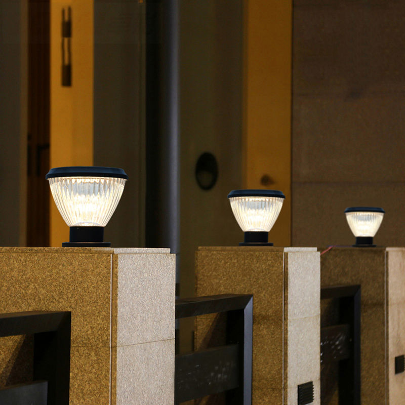 Decorazione impermeabile all'aperto solare tutta del giardino LED in una luce della colonna della lampada