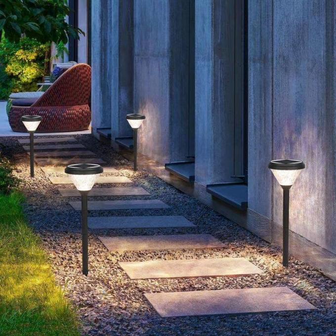 Decorazione di vendita calda Luci solari a led per esterni impermeabili Luci da giardino con faretti per prato 0