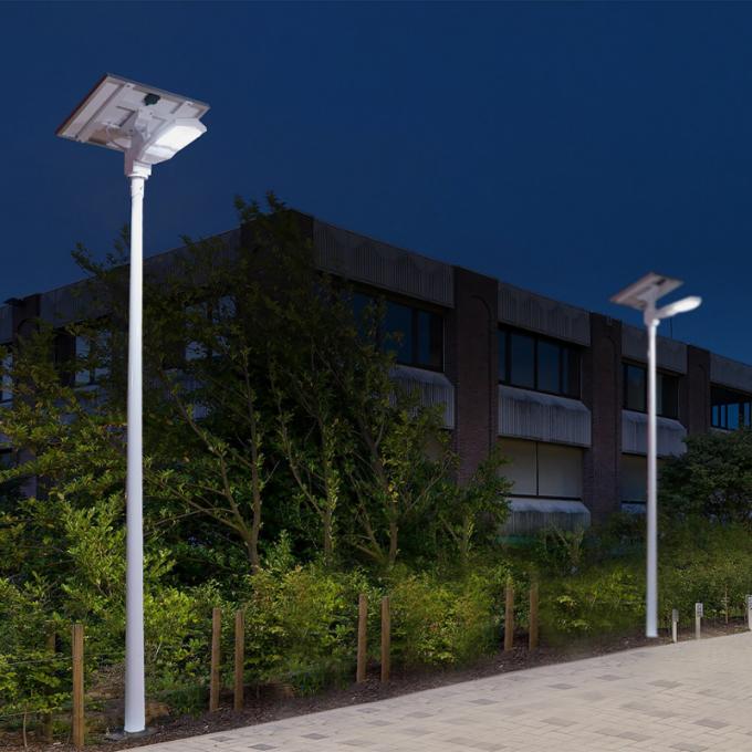 Le luci globali dell'alba, energia leggera impermeabile all'aperto luminosa eccellente solare della lampada di via hanno integrato Palo fotovoltaico LED che accende la lampada di via