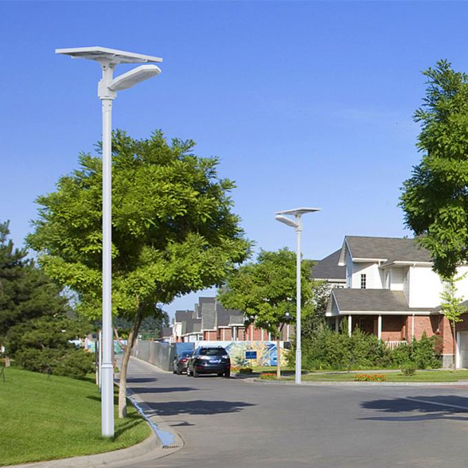 Le luci globali dell'alba, energia leggera impermeabile all'aperto luminosa eccellente solare della lampada di via hanno integrato Palo fotovoltaico LED che accende la lampada di via