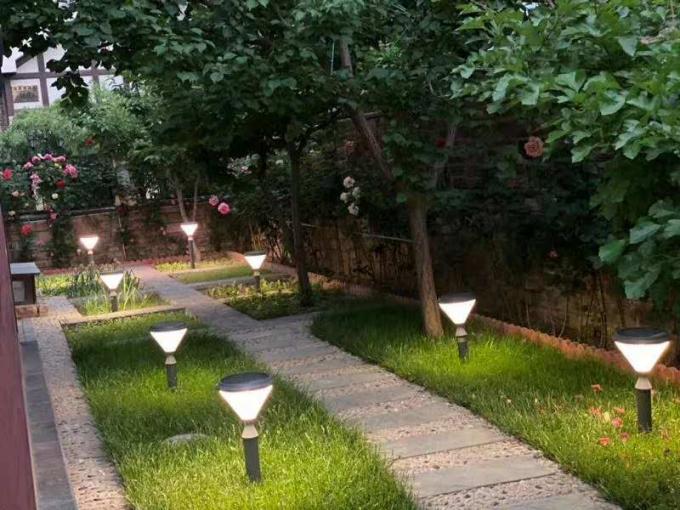 Nuovo sistema all'aperto di energia solare di Diamond Garden Stake Solar Light della decorazione 2021