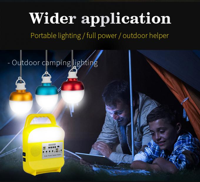 Energia solare che accende notte degli amici di pesca della stalla del mercato di notte di emergenza di blackout che pesca la lampada del telecomando di manutenzione dell'automobile